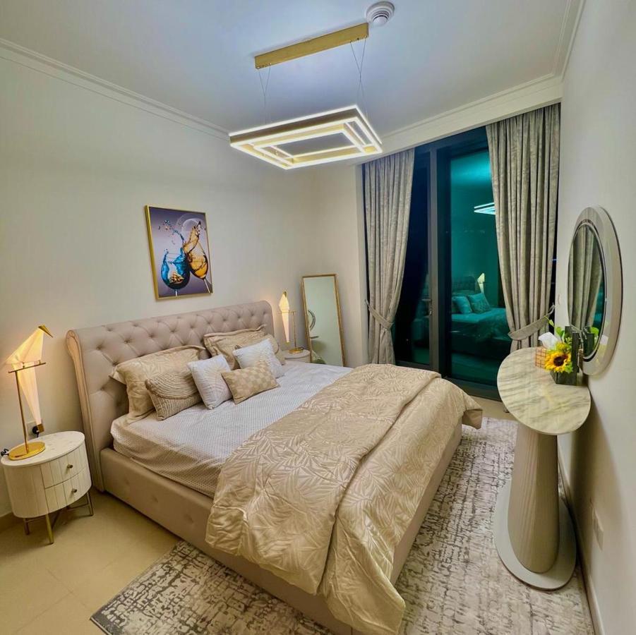 Luxurious 1br Opp Burj Khalifa Apartment *